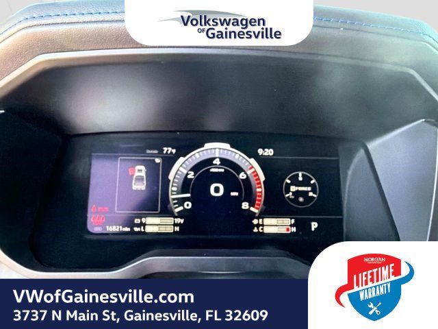 Used 2024 Toyota Tundra Platinum AWD/4WD image 29