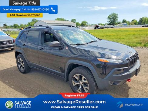 Used 2017 Jeep Cherokee Trailhawk AWD/4WD image 5