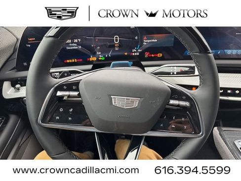 New 2026 Cadillac Optiq Luxury 1 image 14