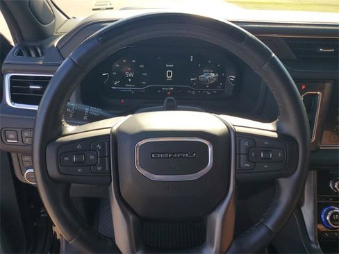 Used 2024 GMC Yukon Denali Ultimate image 11