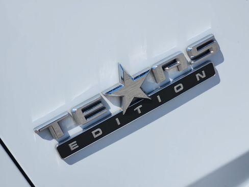 Used 2021 Chevrolet Suburban LT w/ Luxury Package RWD image 12