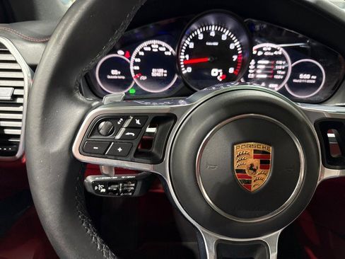 Used 2020 Porsche Cayenne image 74