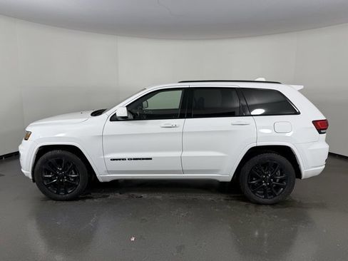 Used 2020 Jeep Grand Cherokee Altitude image 5