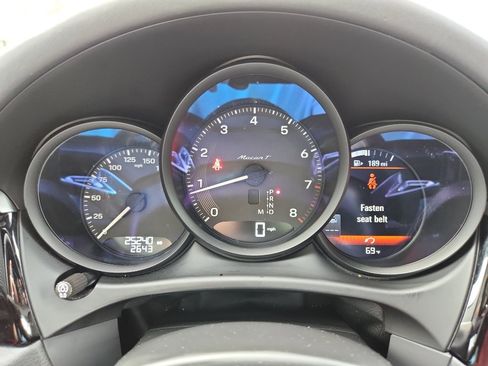 Certified 2023 Porsche Macan Turbo image 24