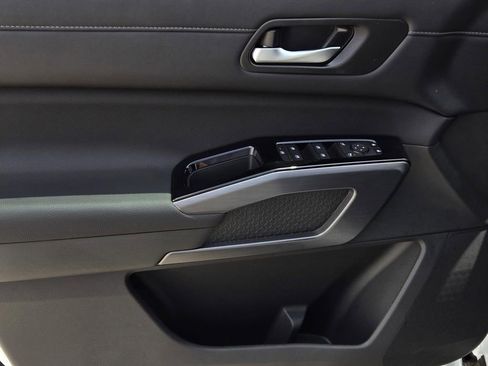 New 2026 Nissan Pathfinder SL FWD image 19