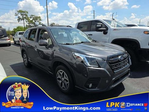 Used 2023 Subaru Forester Premium image 1
