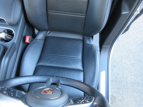 Used 2023 Porsche Cayenne image 12