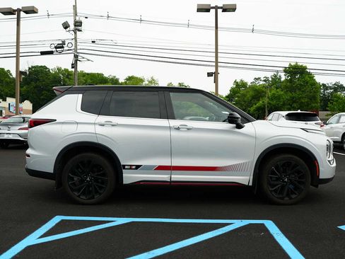 Used 2023 Mitsubishi Outlander Ralliart AWD/4WD image 8