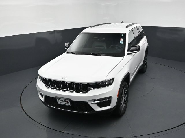 Certified 2025 Jeep Grand Cherokee Limited AWD/4WD image 13