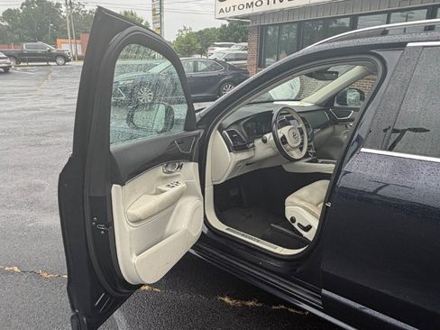Used 2019 Volvo XC90 T6 Momentum w/ Protection Package Premier AWD/4WD image 17