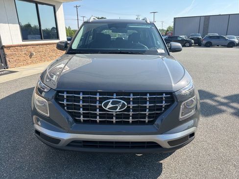 Used 2025 Hyundai Venue SEL FWD image 10