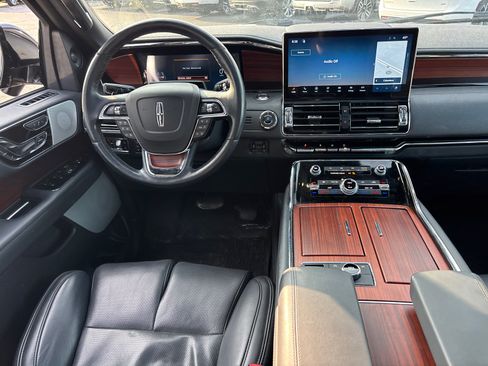 Certified 2023 Lincoln Navigator Reserve AWD/4WD image 28