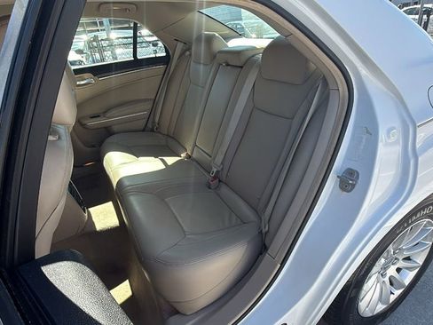 Used 2014 Chrysler 300 image 24