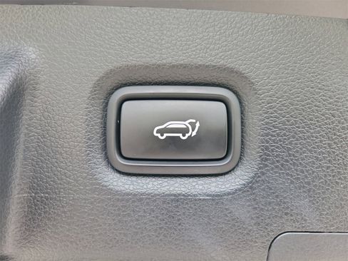 Used 2023 Hyundai Santa Fe SEL image 9