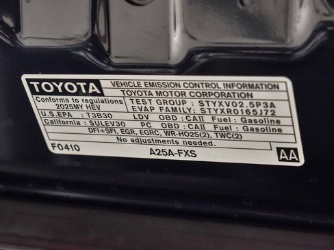 Used 2025 Toyota Camry Hybrid image 26