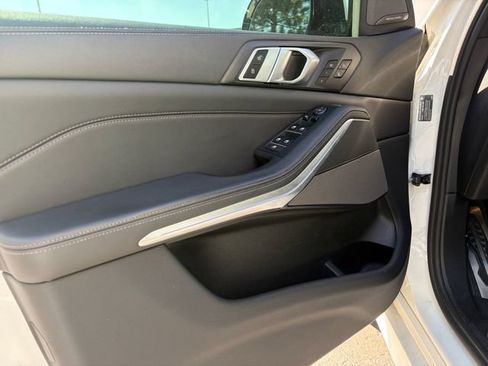 Used 2020 BMW X5 xDrive40i w/ M Sport Package AWD/4WD image 13