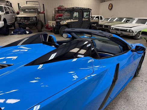 Used 2023 Chevrolet Corvette Stingray Premium Conv w/ Z51 Performance Package RWD image 20