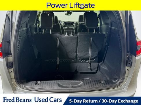 Used 2023 Chrysler Pacifica Limited w/ S Appearance Package FWD image 34