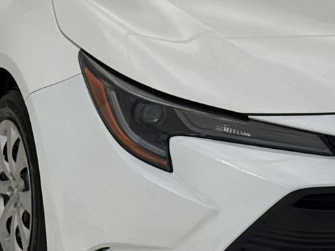 Used 2023 Toyota Corolla LE FWD image 5