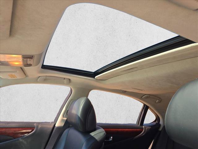 Used 2010 Lexus LS 460 L w/ Luxury Pkg RWD image 16