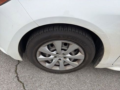 Used 2021 Toyota Corolla LE image 10