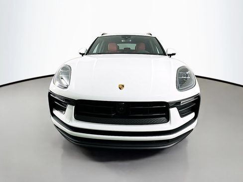 Certified 2025 Porsche Macan AWD/4WD image 6