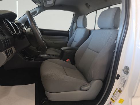 Used 2013 Toyota Tacoma 4x4 Regular Cab image 12