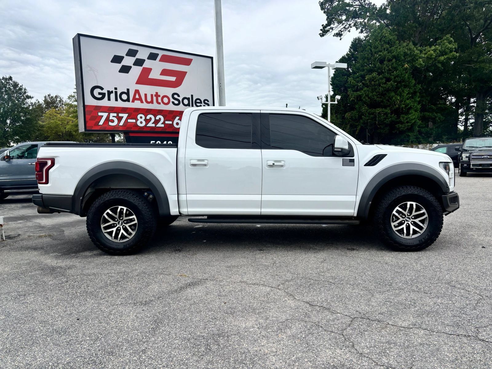 Used 2018 Ford F150 Raptor w/ Equipment Group 802A Luxury AWD/4WD image 2