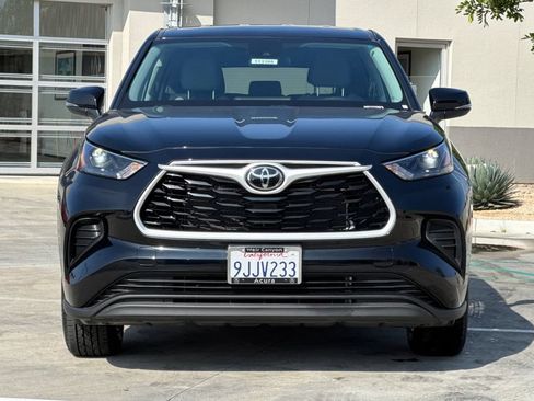 Used 2023 Toyota Highlander L FWD image 11
