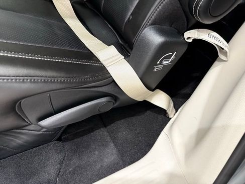 Used 2024 Chrysler Pacifica Touring-L AWD/4WD image 19