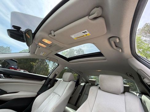 Used 2019 Honda Accord EX image 48