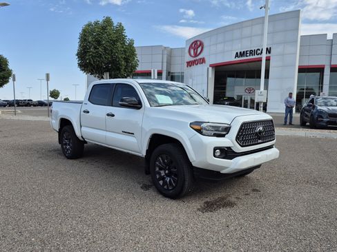Used 2021 Toyota Tacoma Limited w/ Nightshade Package AWD/4WD image 7