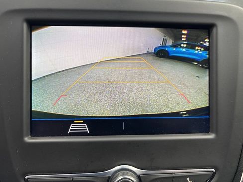 Used 2021 Chevrolet Equinox LT FWD image 18