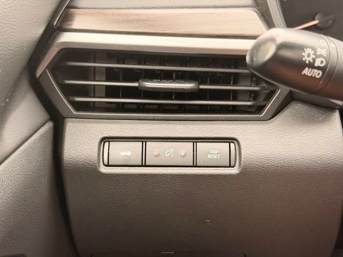 Used 2025 Nissan Altima 2.5 SV FWD image 24
