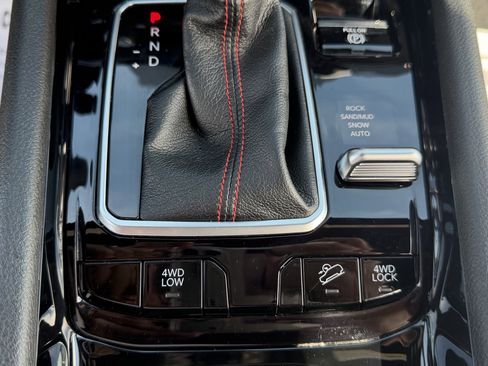 Used 2025 Jeep Compass Trailhawk AWD/4WD image 26