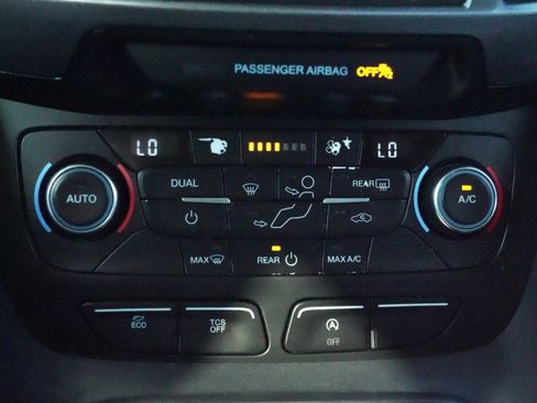 Used 2020 Ford Transit Connect XL image 23