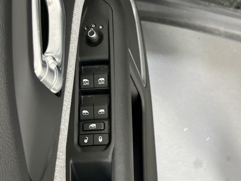 Used 2022 Jeep Compass Latitude AWD/4WD image 17