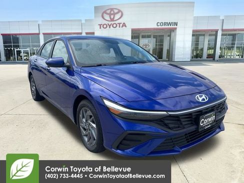 Used 2024 Hyundai Elantra SEL FWD image 1