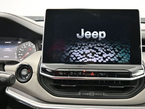 Used 2024 Jeep Compass Limited image 25