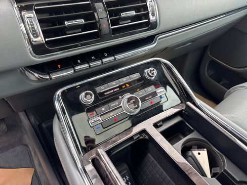 Certified 2019 Lincoln Navigator Select w/ Technology Package image 22