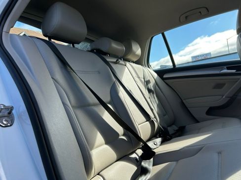 Used 2015 Volkswagen e-Golf SEL Premium image 47