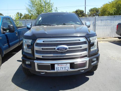 Used 2015 Ford F150 Platinum w/ Equipment Group 701A Luxury AWD/4WD image 2