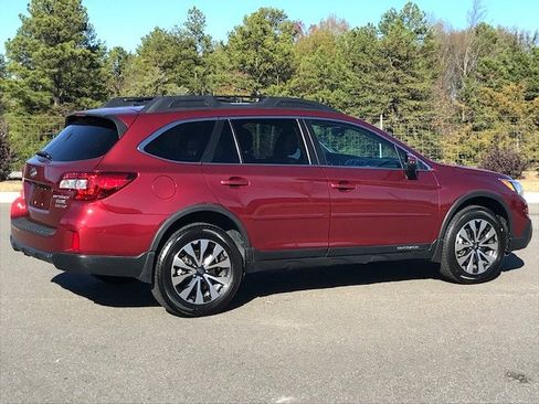 Used 2015 Subaru Outback 2.5i Limited image 3