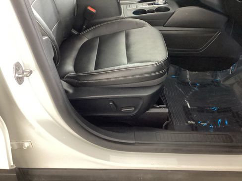 Used 2020 Ford Escape Titanium w/ Titanium Premium Package 2.0 AWD/4WD image 9