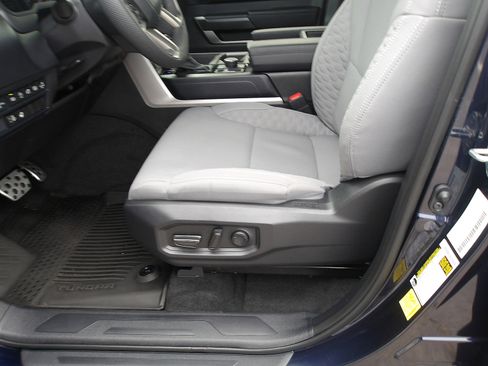 Used 2025 Toyota Tundra SR5 image 12