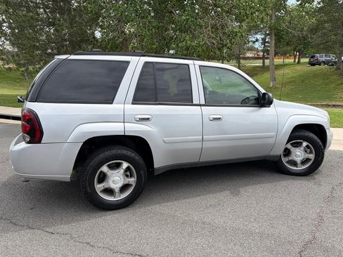 Used 2009 Chevrolet TrailBlazer LT AWD/4WD image 4