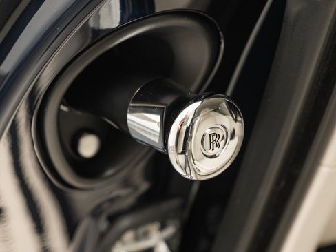 Used 2019 Rolls-Royce Wraith image 35