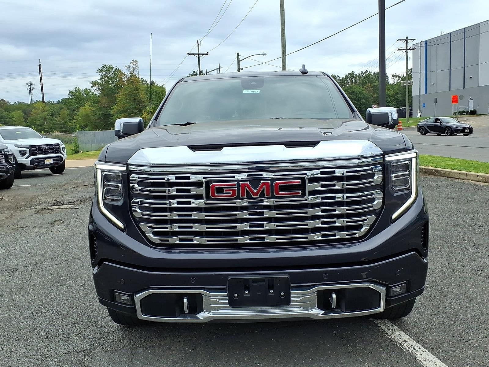 Used 2024 GMC Sierra 1500 Denali w/ Denali Reserve Package AWD/4WD image 2