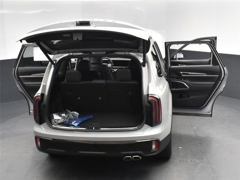 Used 2025 Kia Telluride SX Prestige X-Line image 16