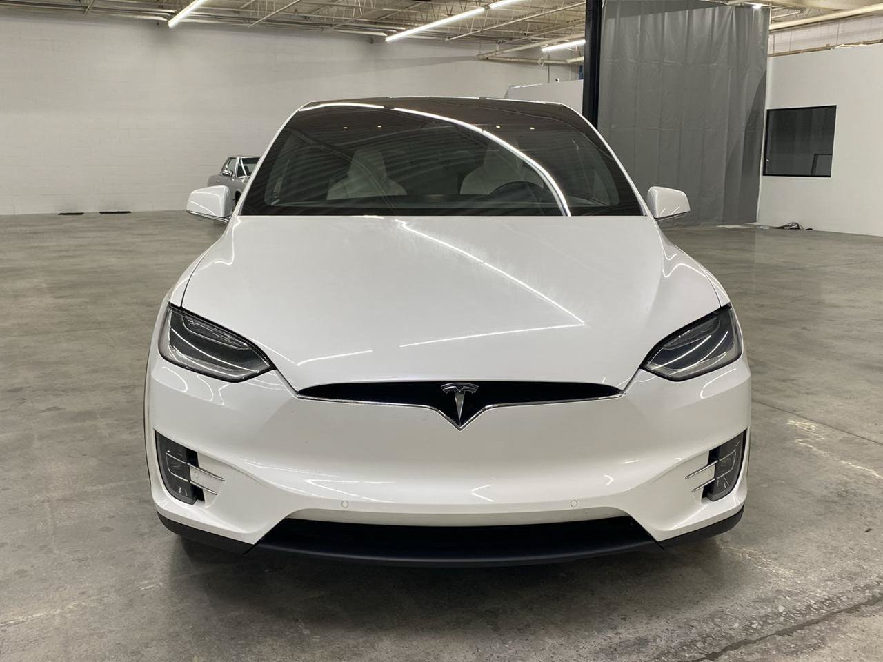 Used 2018 Tesla Model X 75D AWD/4WD image 3